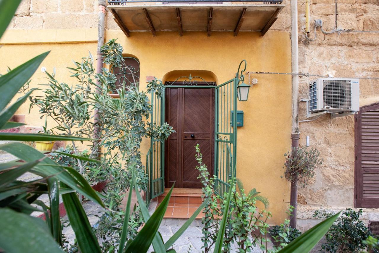 La Sedia Rossa Historical Centre Agrigento Exterior foto